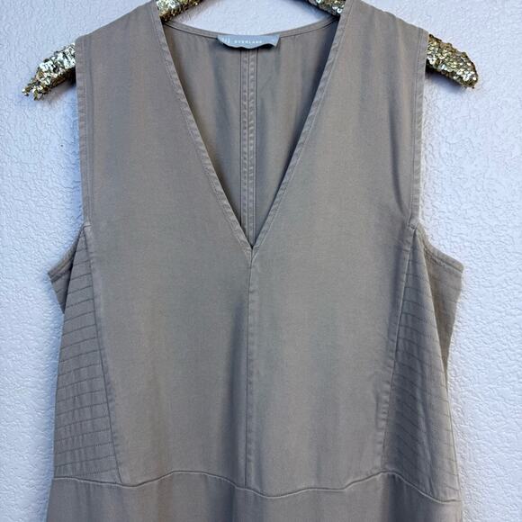 Everlane • The Tencel V-Neck Dress - Picture 5 of 13